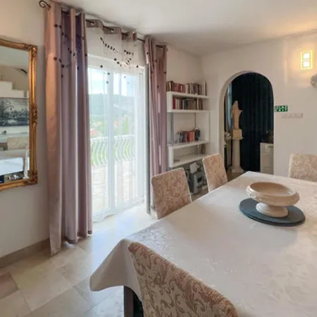 Holiday home Aurora *
