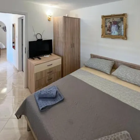 Holiday home Aurora
