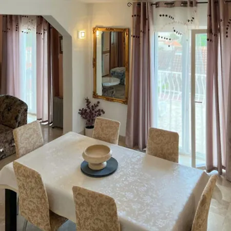 Aurora Holiday home